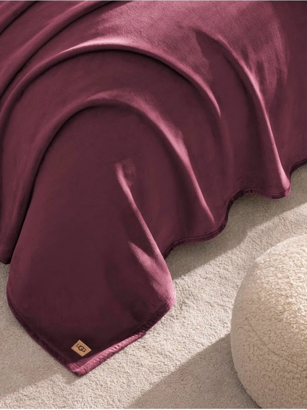 UGG Velvet Plush Blanket in Plum
